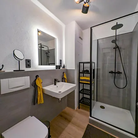 Moderne In Ruhiger Idyllischer Lage 2 2 Personen Moeglich アパート プラウエン